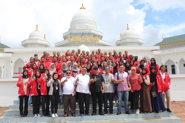 Kunjungi Museum Raja Ali Haji Batam, Purna Paskibraka di sambut Oleh Disbudpar Kota Batam