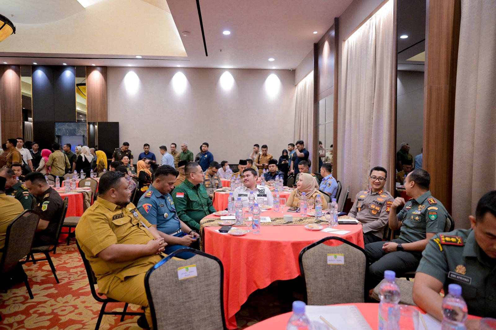 Edi Sakura Turut Hadir Mendampingi Bupati Bengkalis dalam Acara Pembinaan Forkopimda di Provinsi Riau