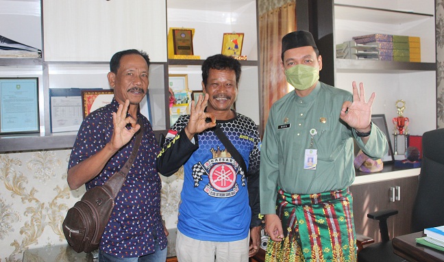 Sekretaris Disparbudpora, Reza Noverindra Apresiasi Jhoni Si Penjelajah Nusantara