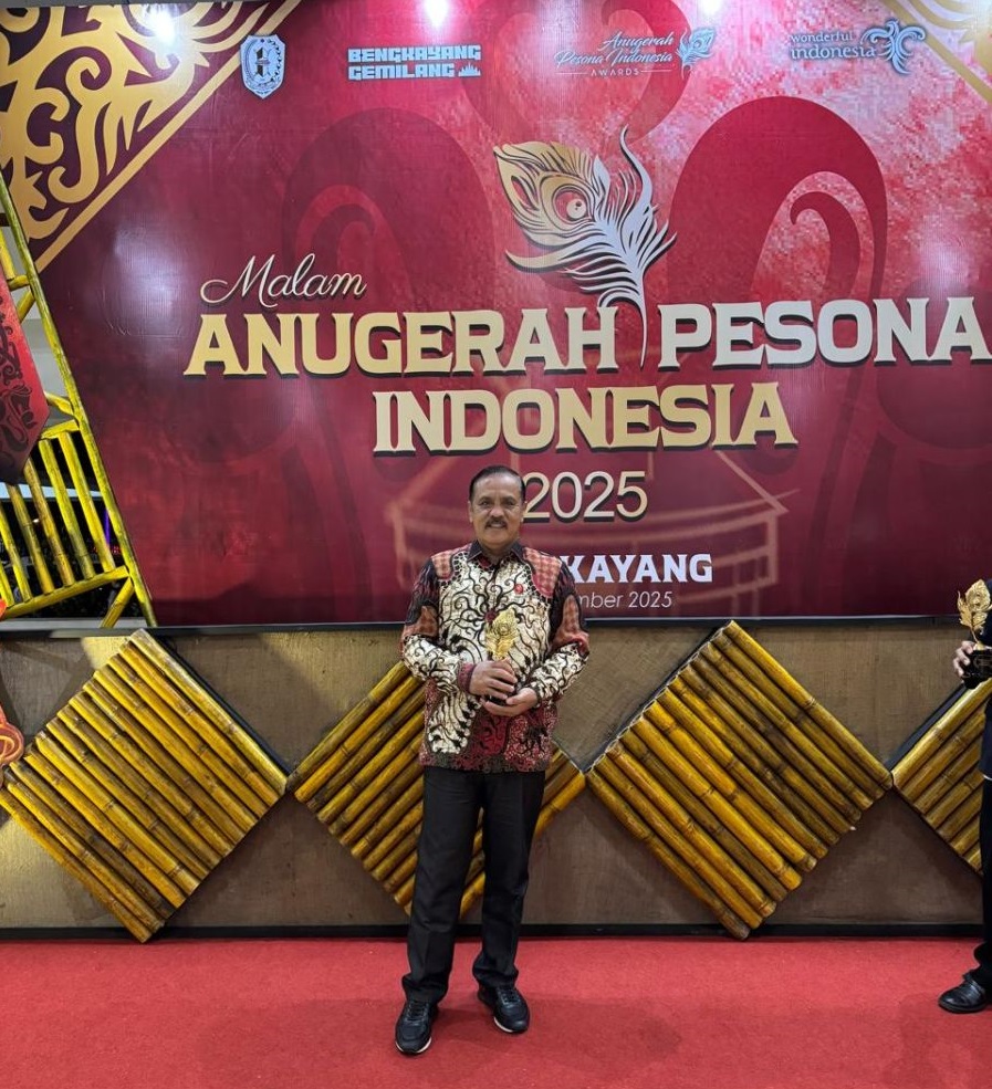Kadisparbudpora Wakili Bupati Bengkalis di Malam Puncak API Award 2025