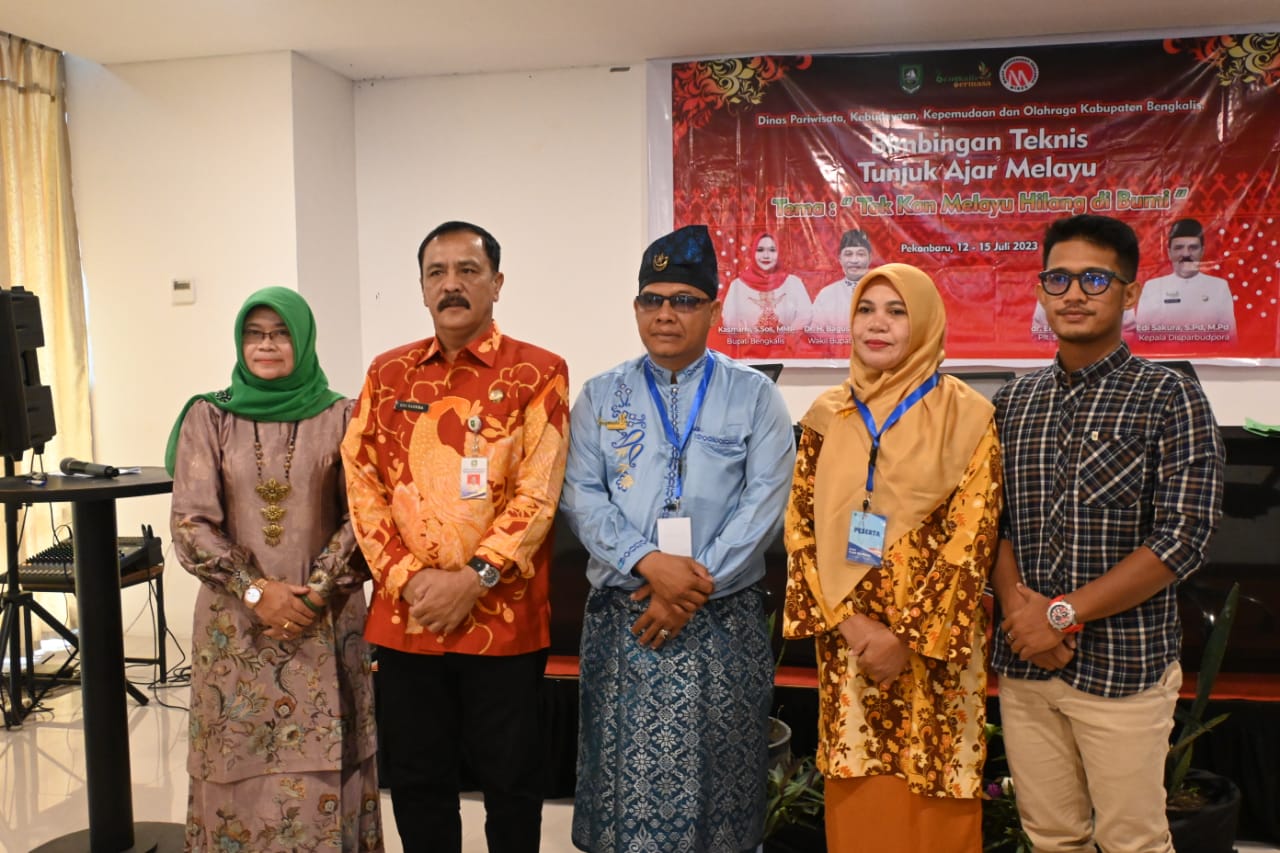 Buka Bimtek Kebudayaan, Kadis Parbudpora Ajak Peserta Untuk Ikut Berpatisipasi Dalam Melestarikan Budaya Melayu