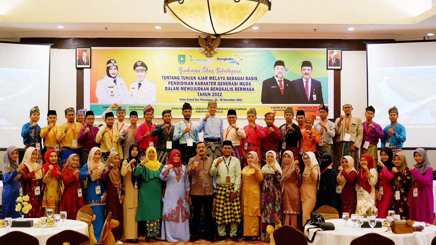 Buka Bimtek Kebudayaan, Kadisparbudpora Edi Sakura: Generasi Muda Harus Menjunjung Budaya Melayu