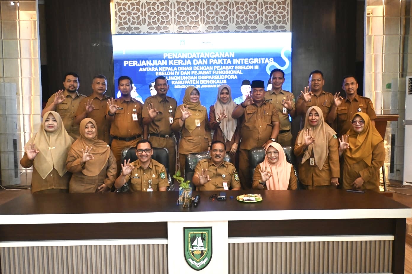 Kadis Parbudpora Edi Sakura, Pimpin Penandatanganan Perjanjian Kinerja dan Pakta Integritas Tahun 2026