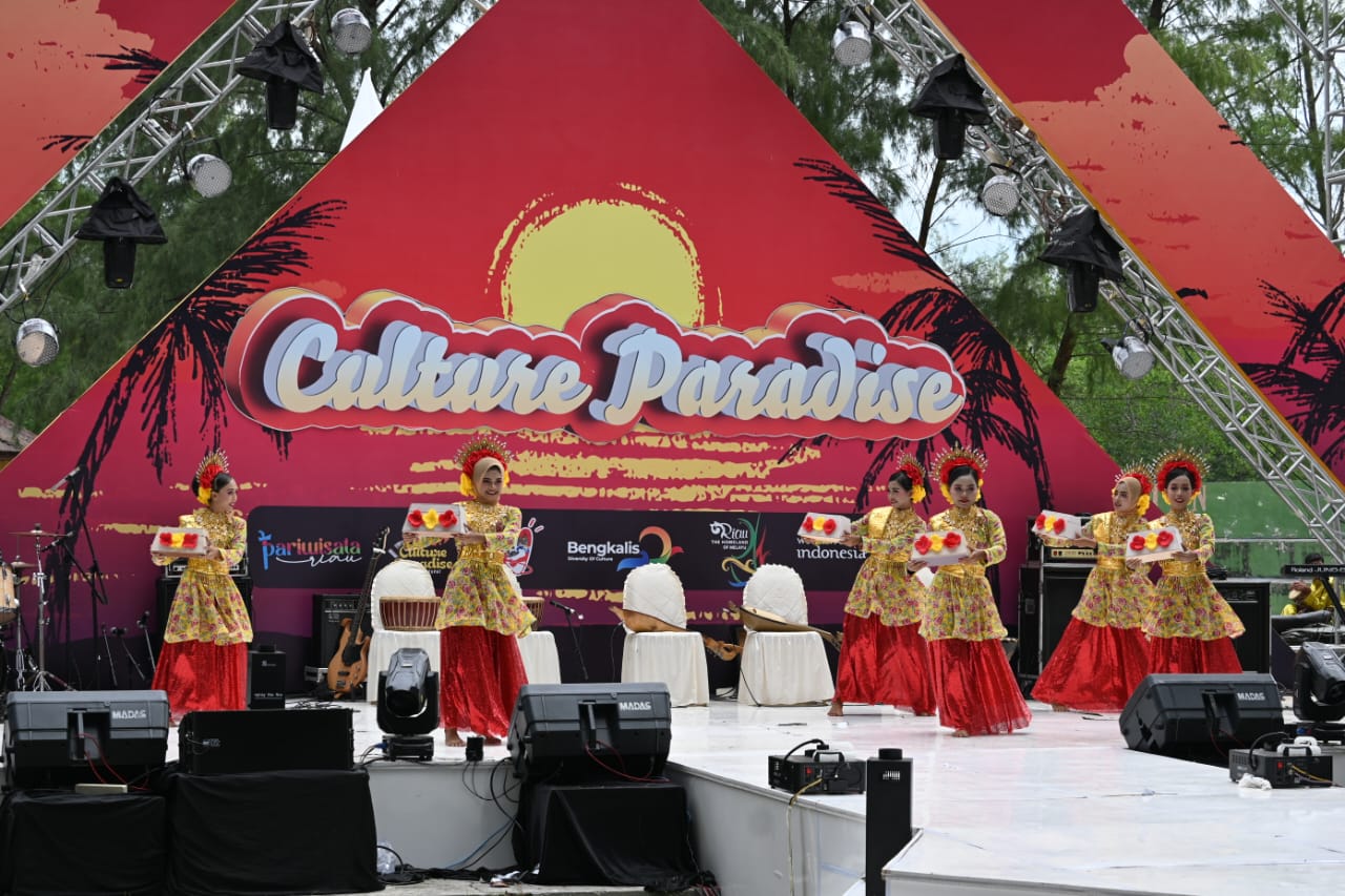 Ragam Penampilan Budaya Melayu Pada Festival Rupat Culture Paradise 2023.