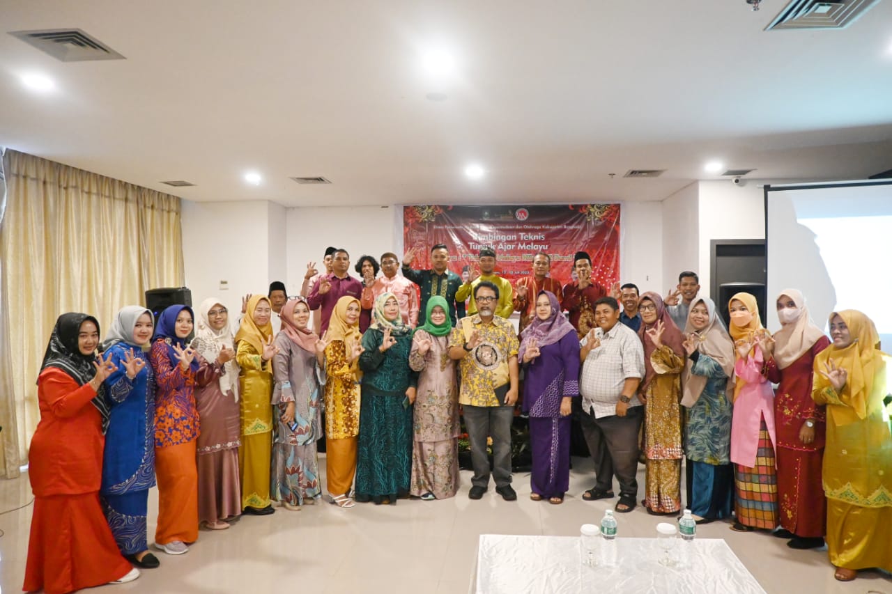 Kadis Kebudayaan Provinsi Riau Datuk Raja Yoserizal Paparkan Karakter Adat dan Budaya Melayu