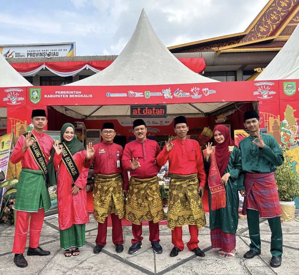 Kadisparbudpora Edi Sakura  menghadiri acara gerakkan Nasional BBI (bangga buatan Indonesia) dan BBWI (bangga berwisata di Indonesia) Provinsi Riau