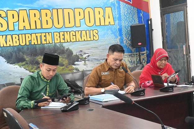 IKUTI ZOOM MEETING SOSIALISASI KARISMA EVENT NASIONAL, DISPARBUDPORA BENGKALIS PERJUANGAN FESTIVAL BUDAYA BAHARI SELATBARU