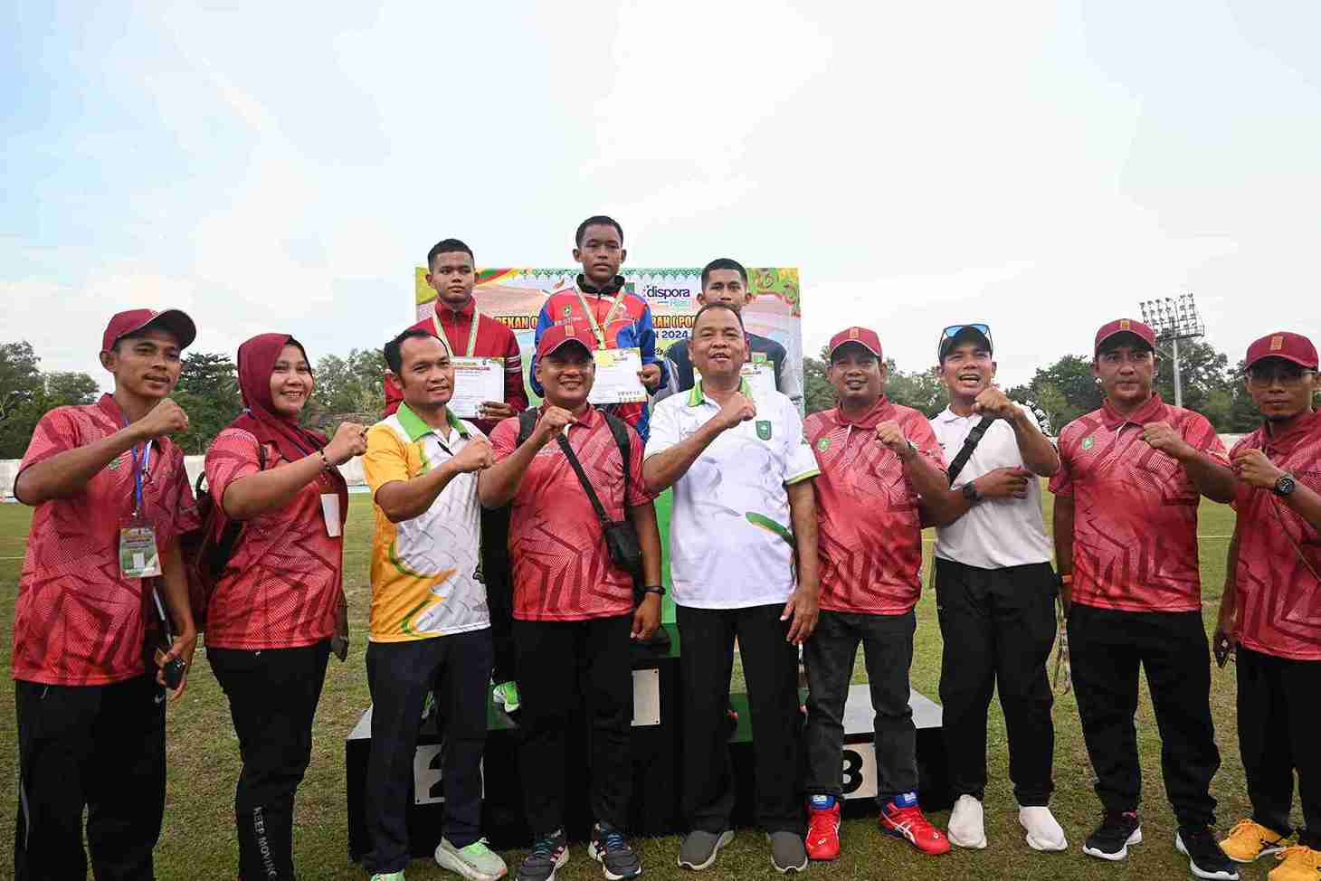 Raih Medali Emas, Budi Tulistiono Juara 1 Cabor Atletik Lari 1.500 Meter