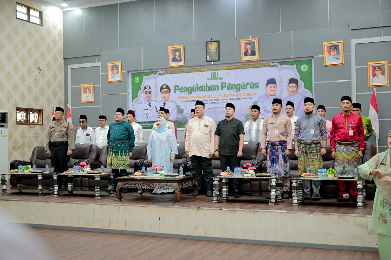 Edi Sakura Turut Mendampingi Bupati Bengkalis dalam Acara Pelantikan MUI Empat Kecamatan